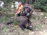 Lluís Riuro, caçador del senglar, i Ramon Sancho a Maçanet de Cabrenys